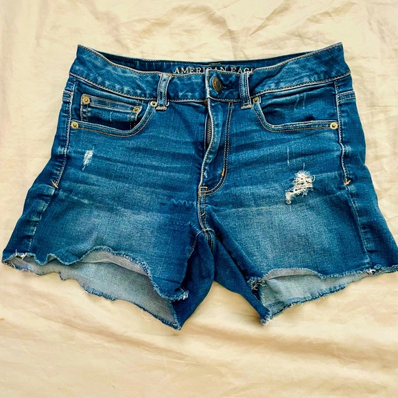 American Eagle Outfitters Distressed Women’s Stretch Cutoff Shorts, Size 6 - Picture 2 of 10